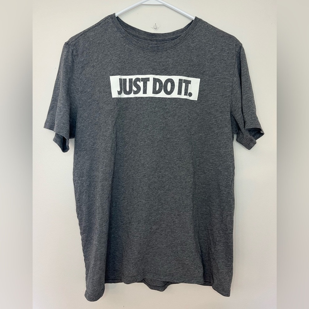 Nike Just Do It Tee Gray Graphic Logo Shirt Mens Large Fits Medium Distressed